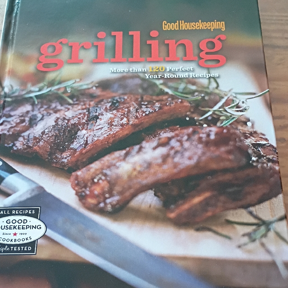 🤑Good Housekeeping Grilling Cookbook with Red Cover